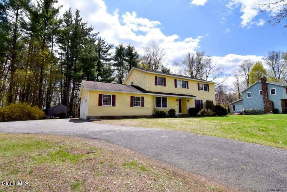 Malta, NY 12020,8 Raspberry Drive