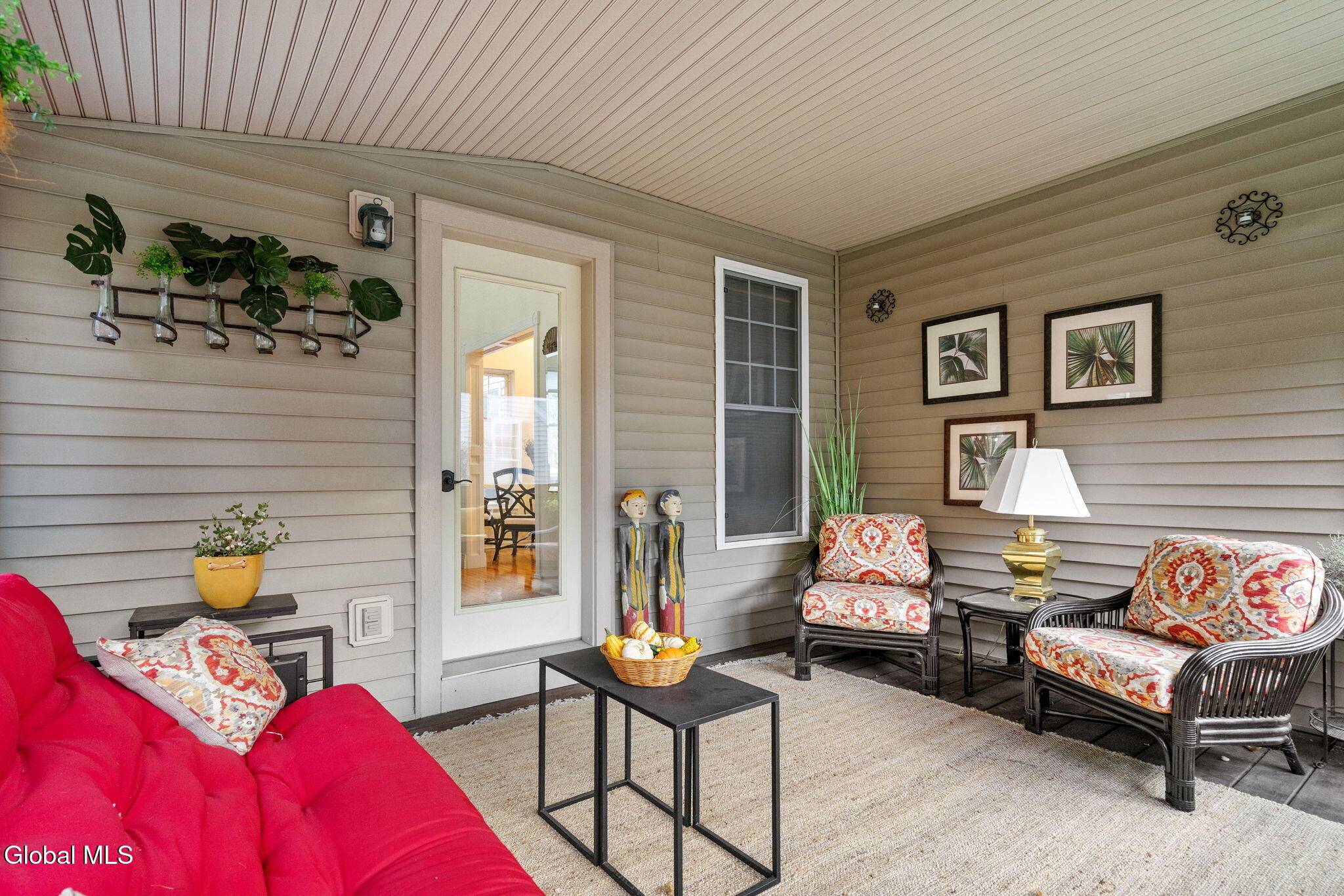 Saratoga Springs, NY 12866,74 Claire