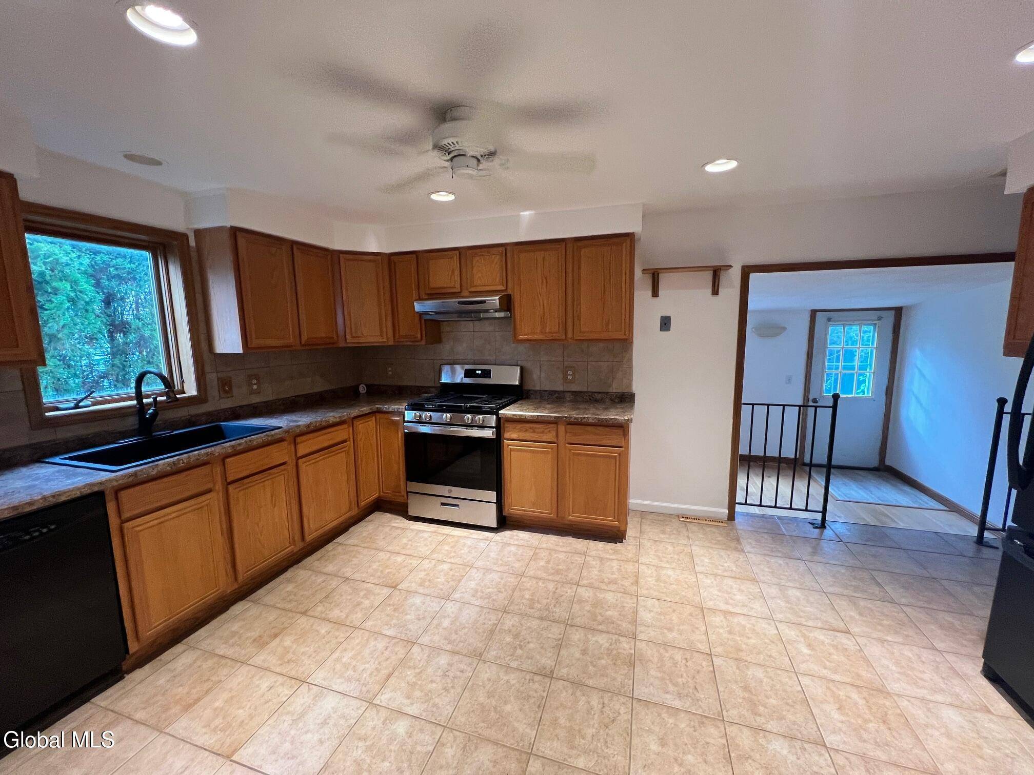 Albany, NY 12205,28 North Street