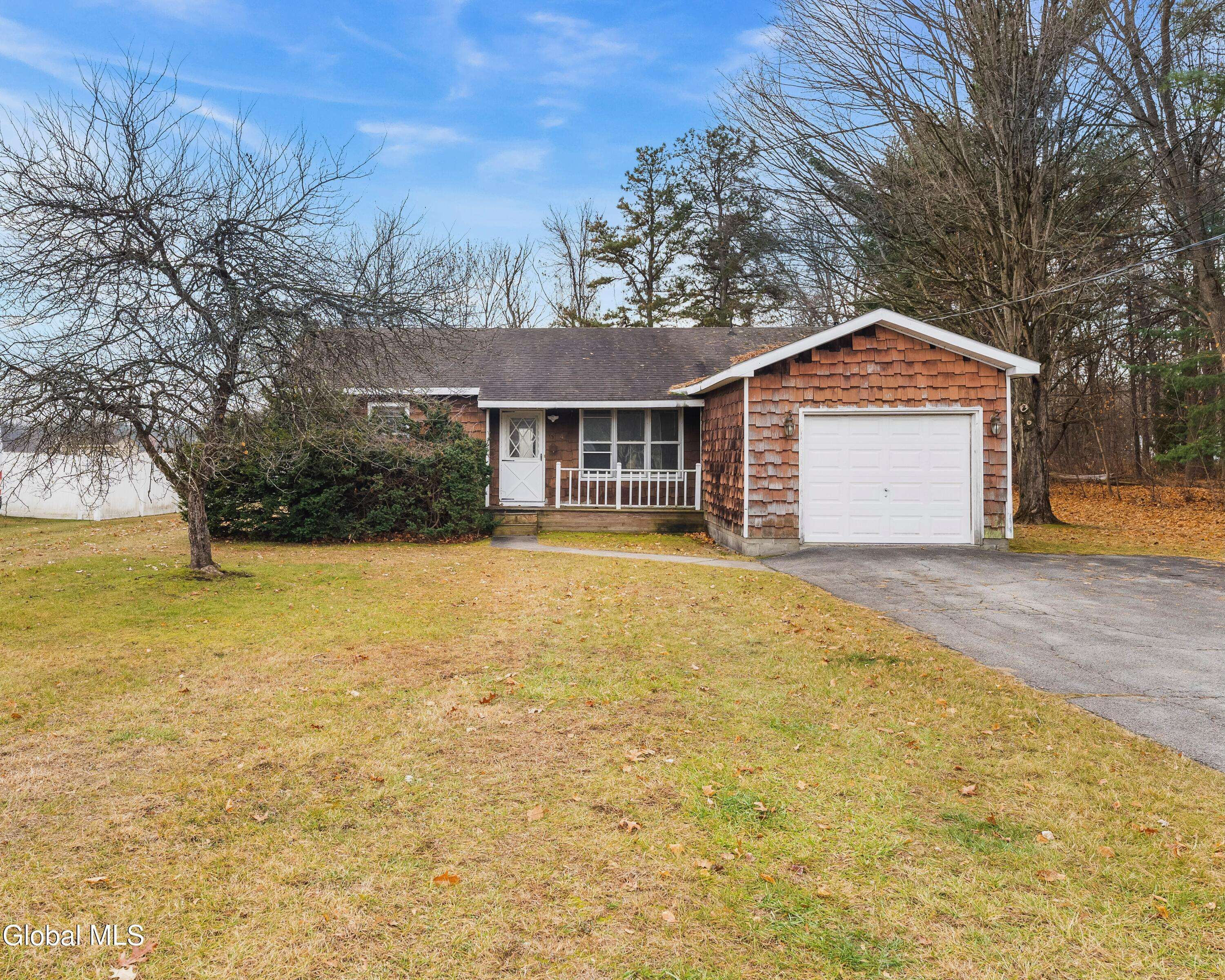 Moreau, NY 12803,4 Violet Avenue