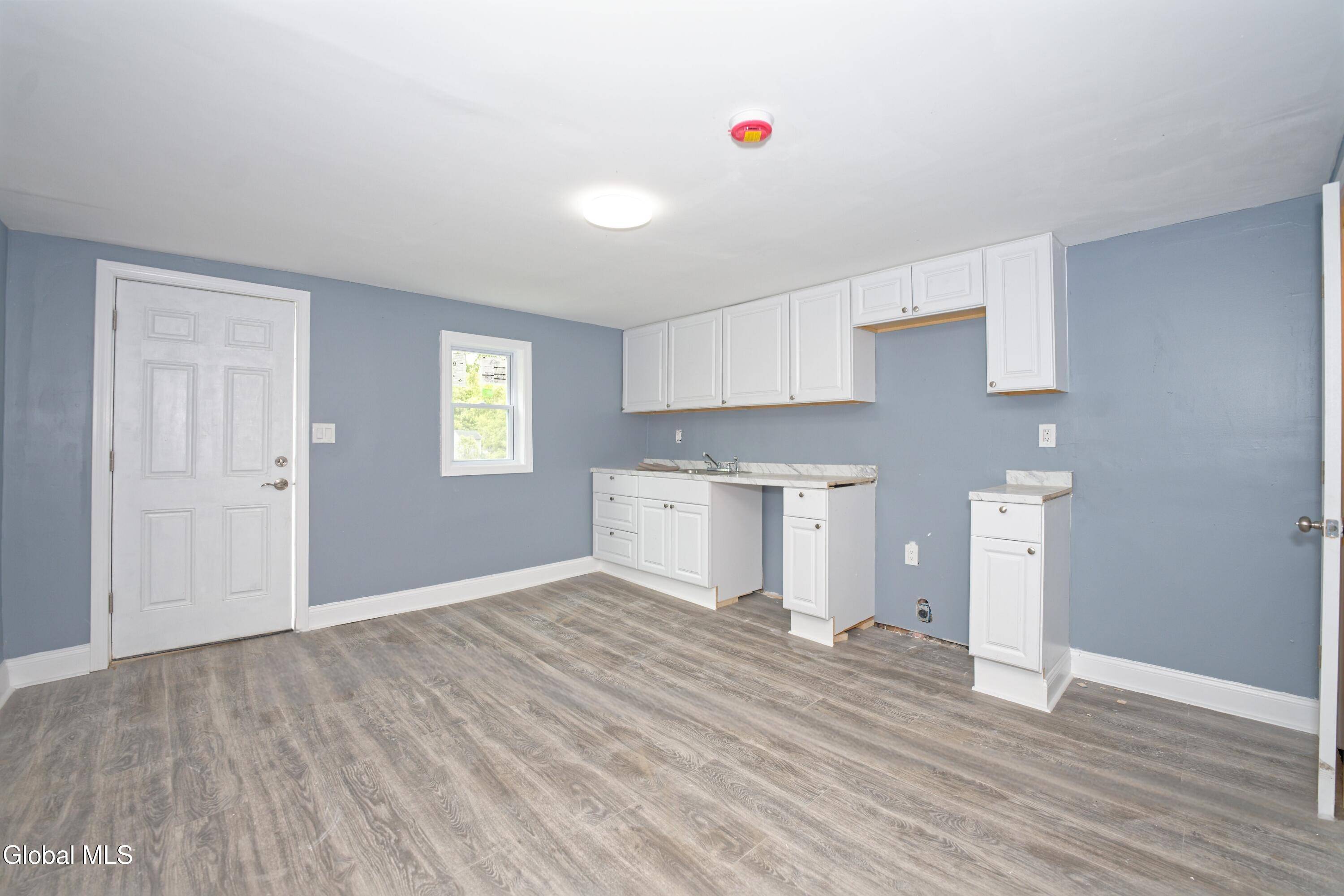 Hoosick Falls, NY 12090,99 Railroad Avenue