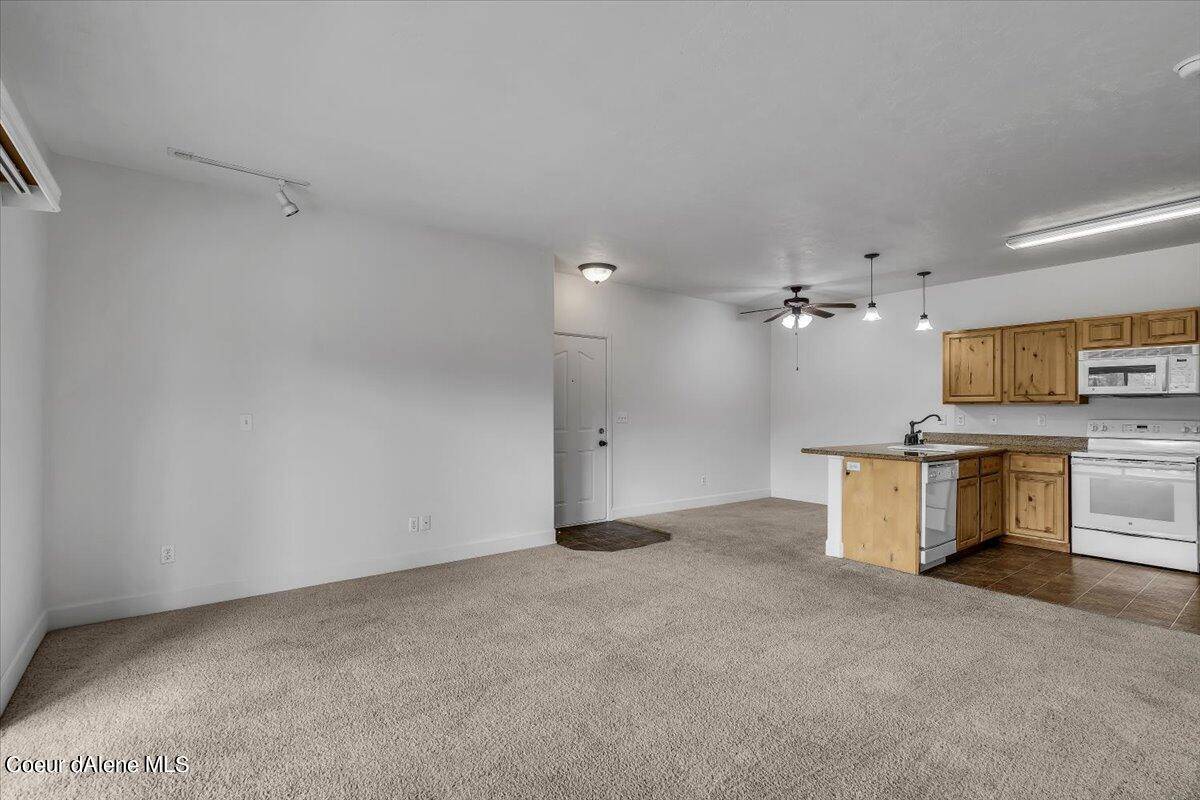 Coeur d'Alene, ID 83815,6850 N SPURWING LOOP ##204