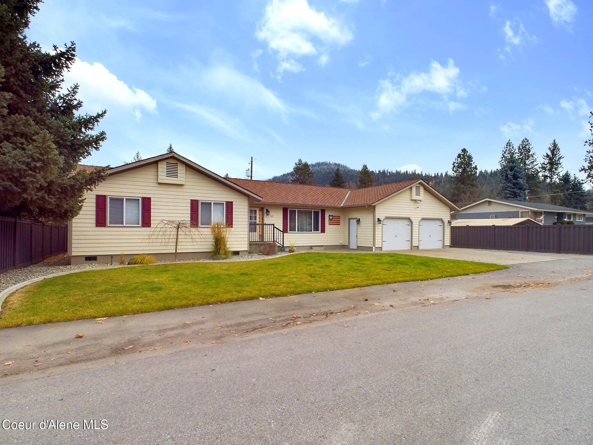 Pinehurst, ID 83850,505 S First St