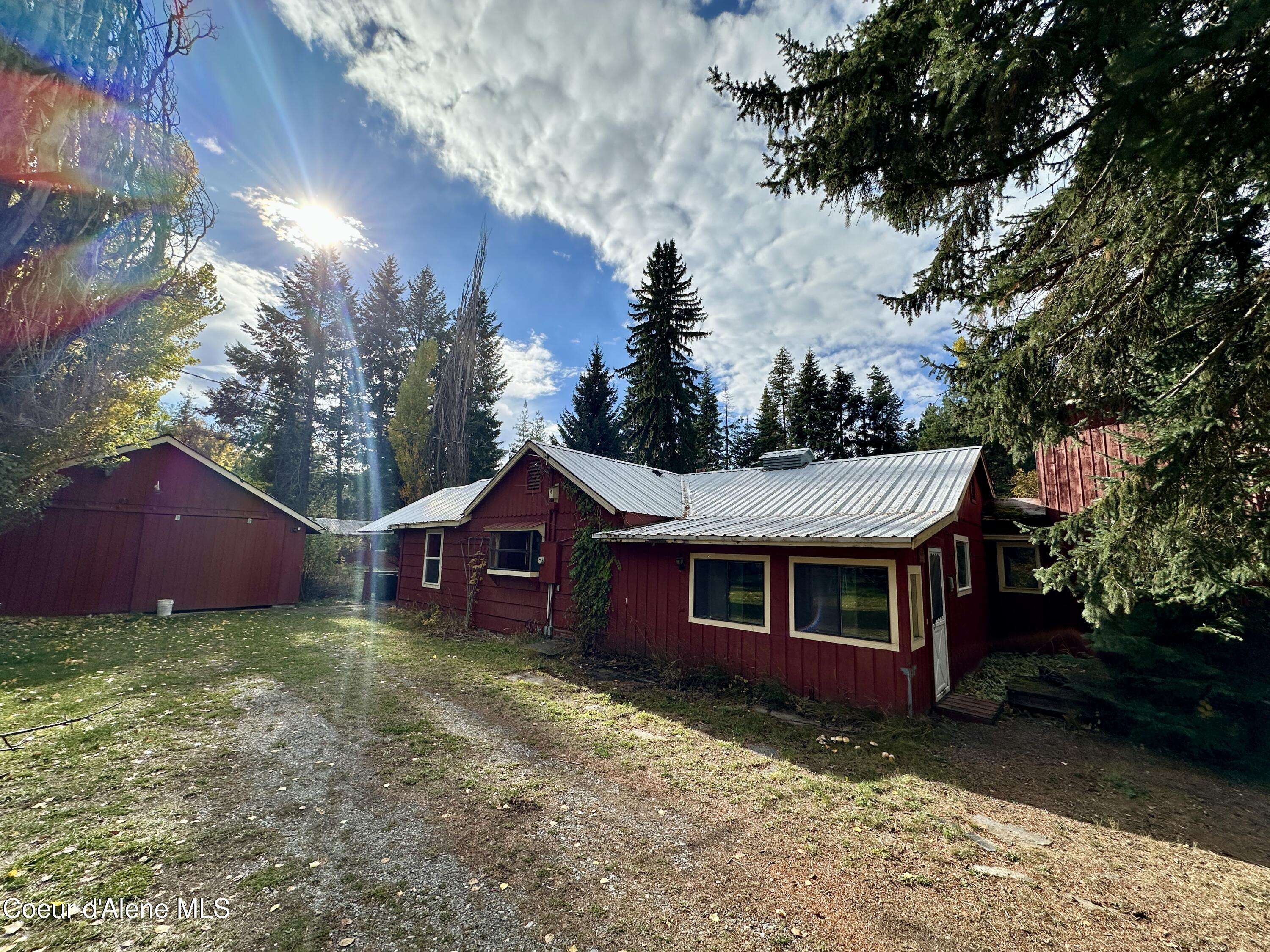 Naples, ID 83847,1557 Pleasant Valley LOOP