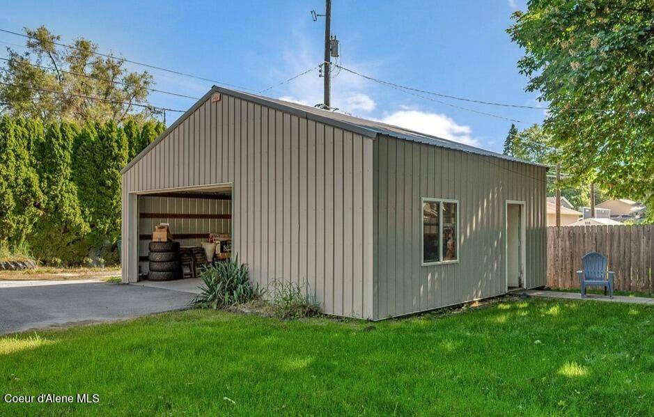 Coeur d'Alene, ID 83814,927 E BIRCH AVE