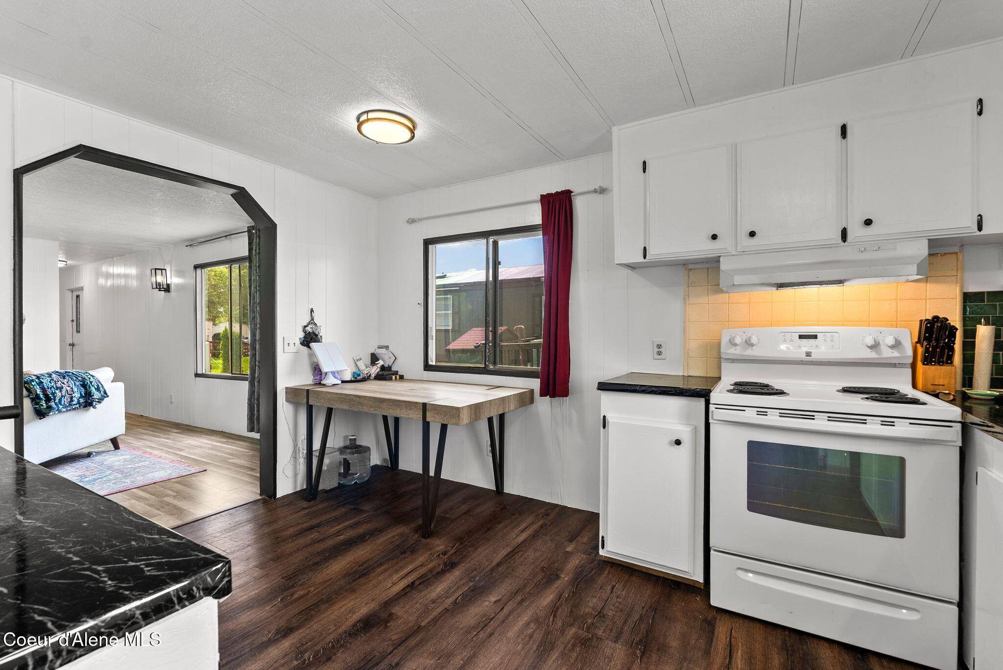 Ponderay, ID 83852,1100 Kootenai Cutoff Rd #11