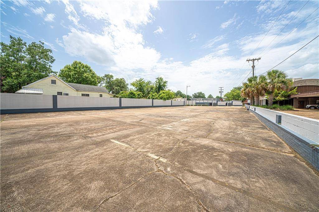 Pineville, LA 71360,700 Main ST