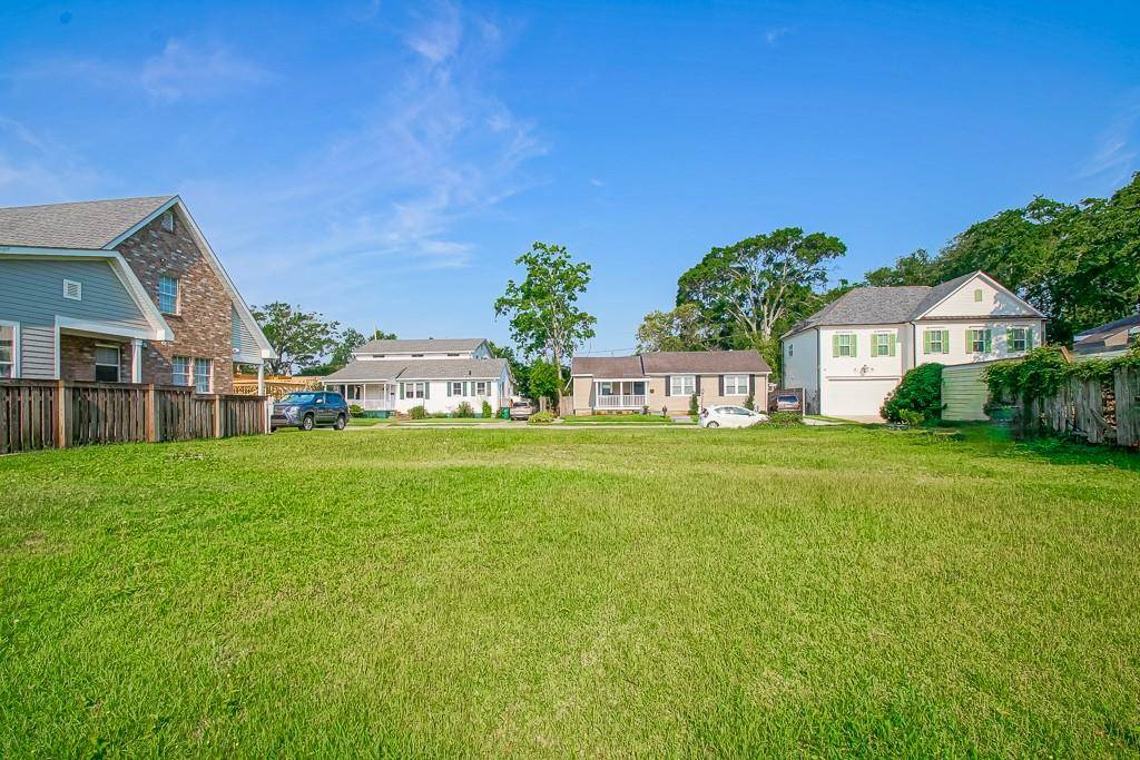 Metairie, LA 70001,40 BEVERLY GARDEN DR
