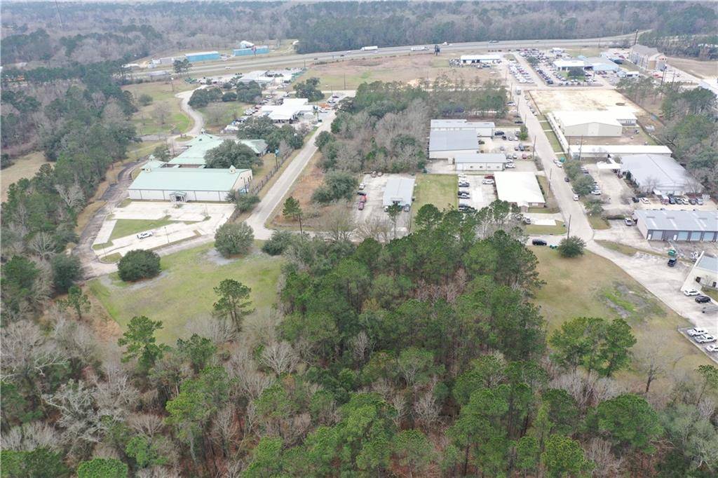 Hammond, LA 70403,131/133 ROBIN HOOD DR