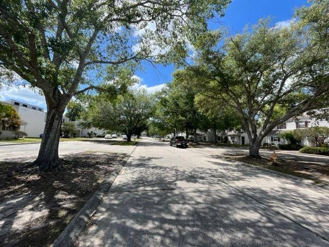 Slidell, LA 70460,216 PUTTERS LN #216