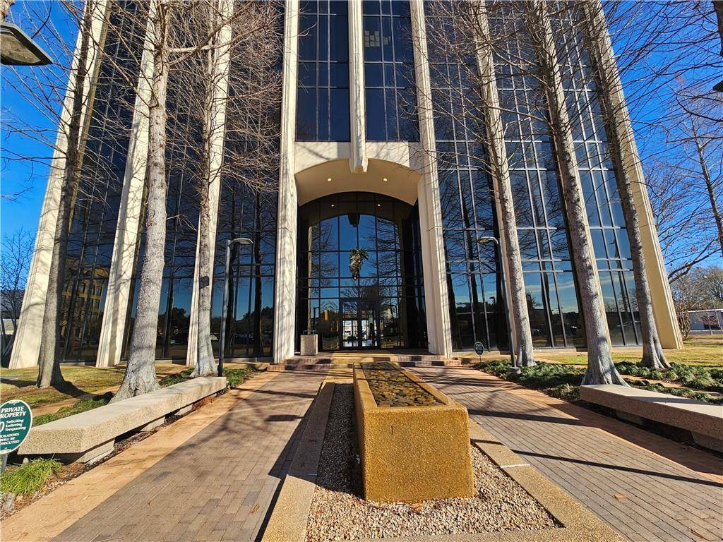 Alexandria, LA 71301,1439 CENTRE CT #2