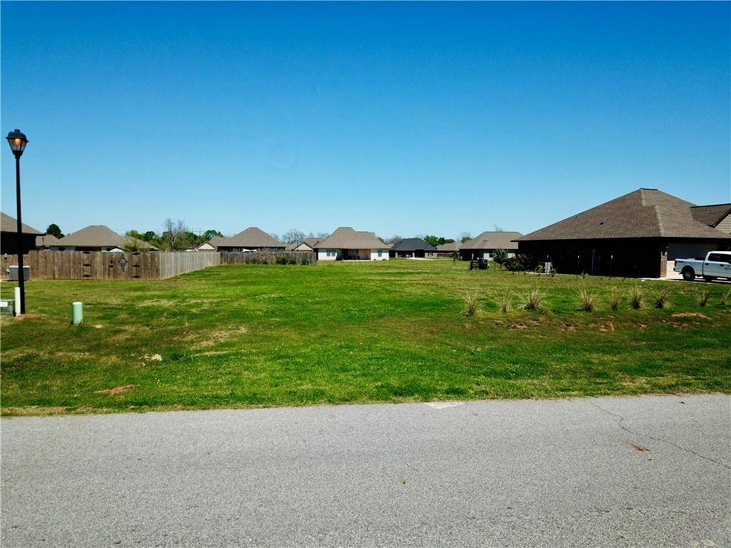 Natchitoches, LA 71457,310 MEADOW LN