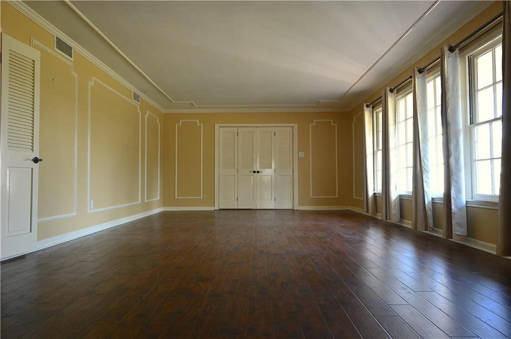 Marksville, LA 71351,206 W WADDIL ST