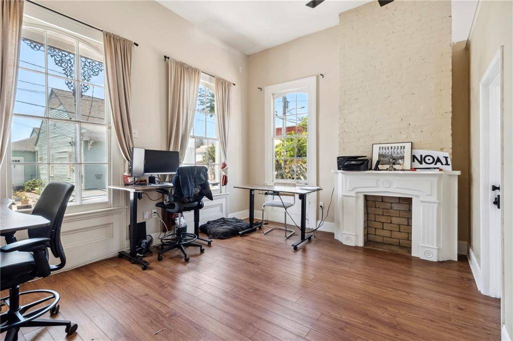 New Orleans, LA 70117,3037 ROYAL ST