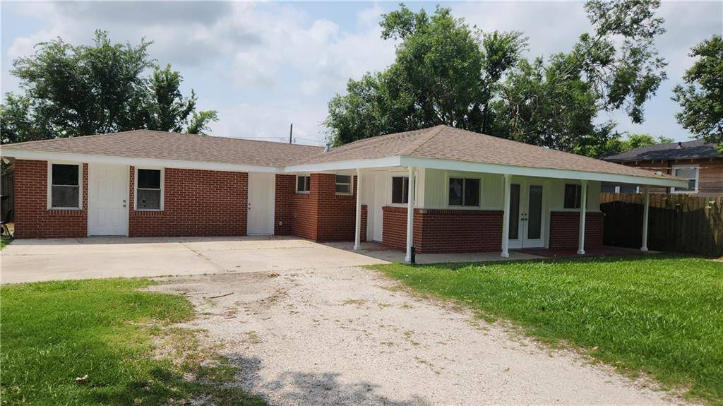 Violet, LA 70092,2041 BEACHHEAD LN
