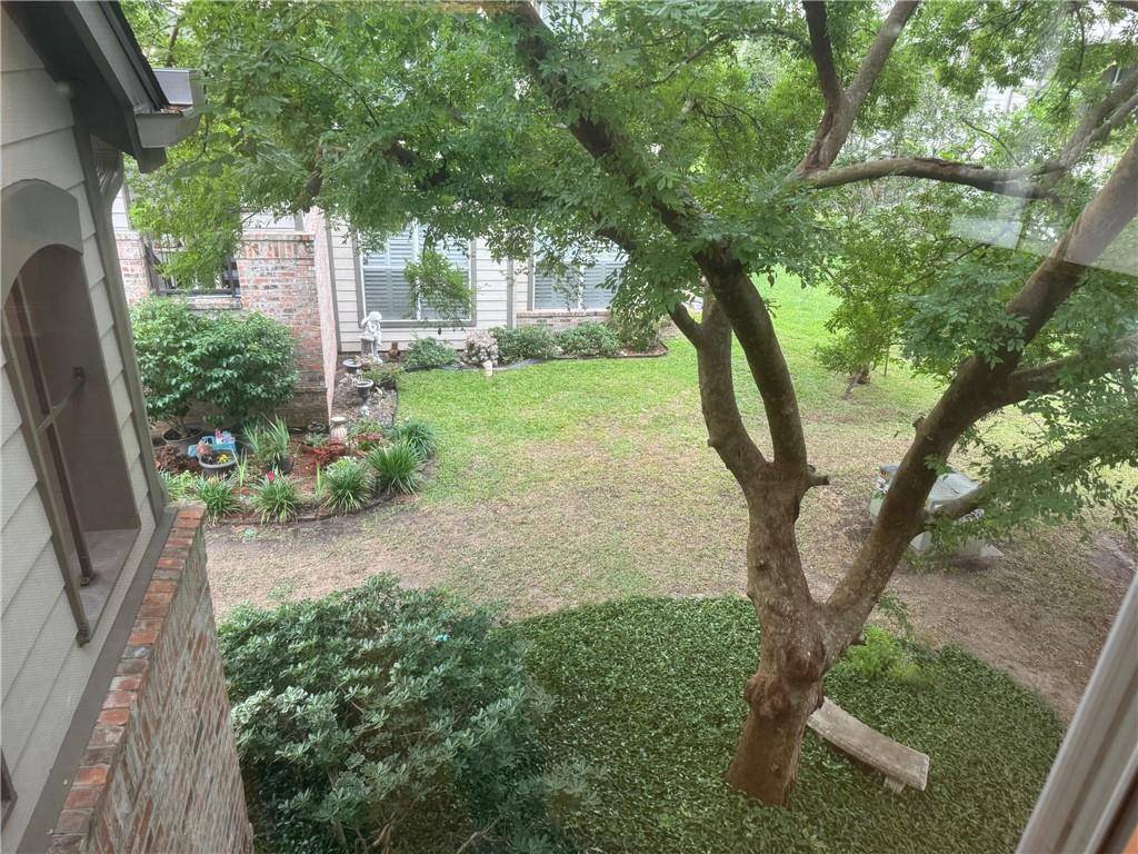 Covington, LA 70433,350 EMERALD FOREST BLVD #18201