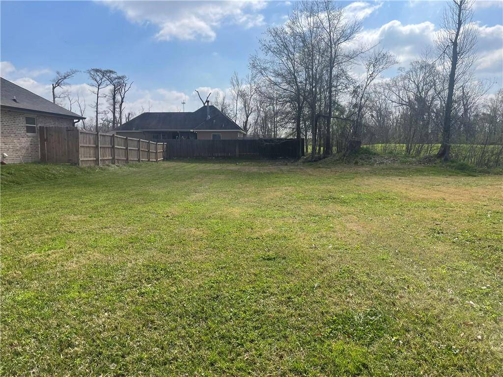 Luling, LA 70070,405 ASHTON OAKS LN
