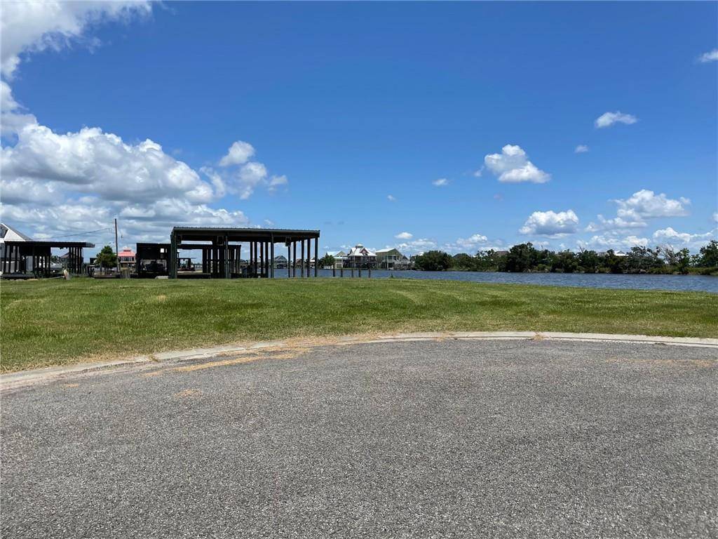 Port Sulphur, LA 70083,171 THRASHER LN