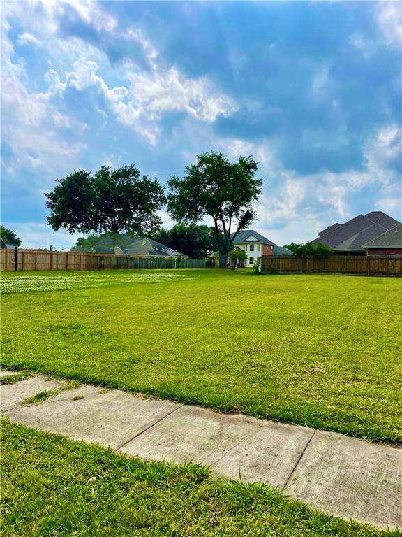 Chalmette, LA 70043,18 E QUEENS CT