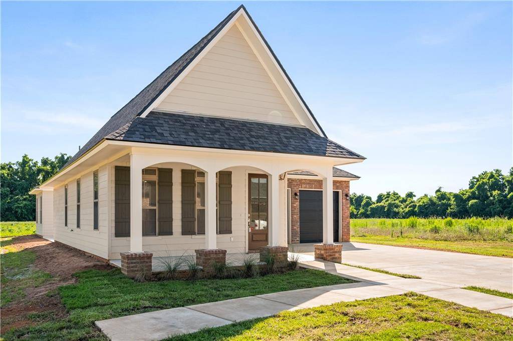 Alexandria, LA 71303,1007 TRADITIONS LOOP
