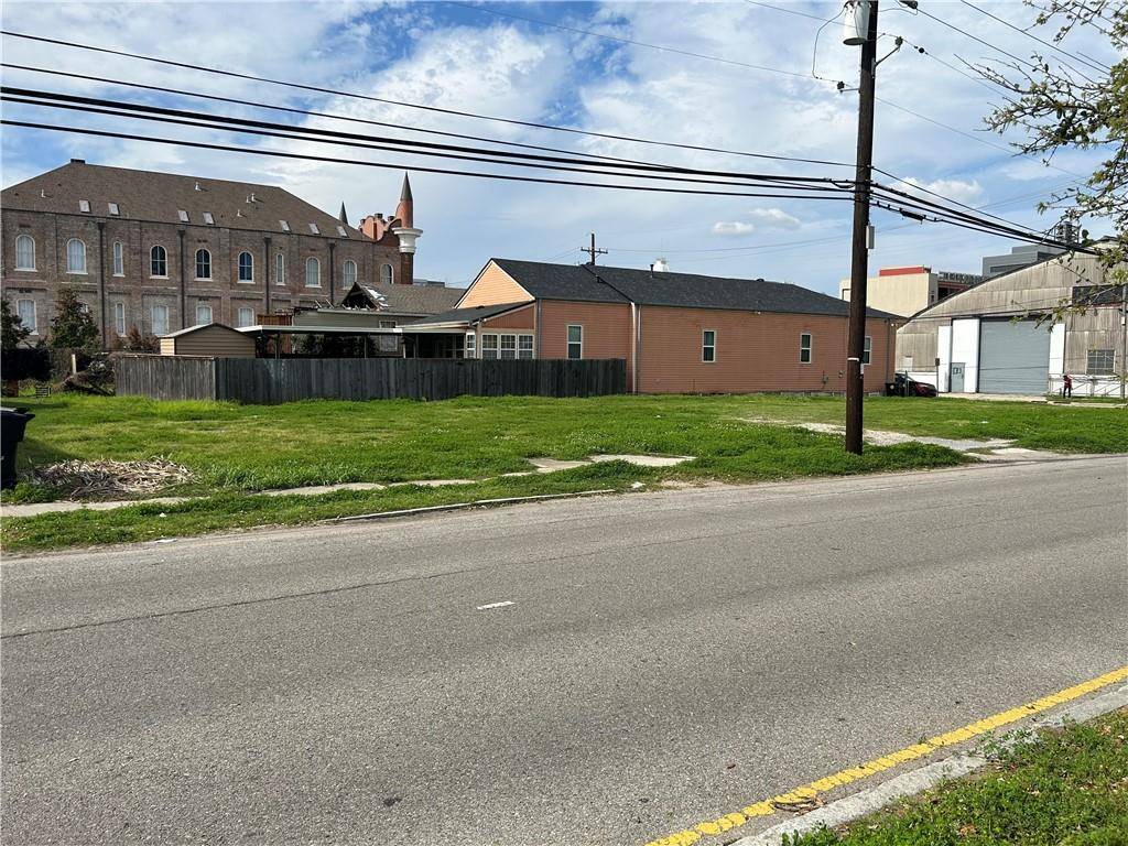 New Orleans, LA 70119,517 S GALVEZ ST