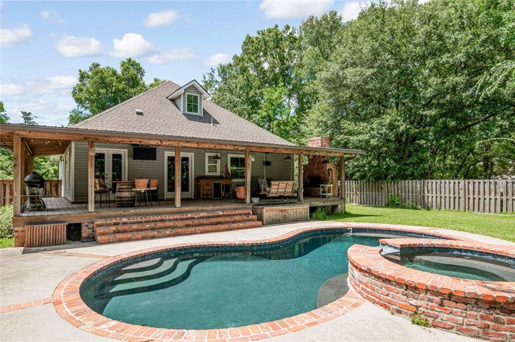 Denham Springs, LA 70726,8282 LAKE PARK DR