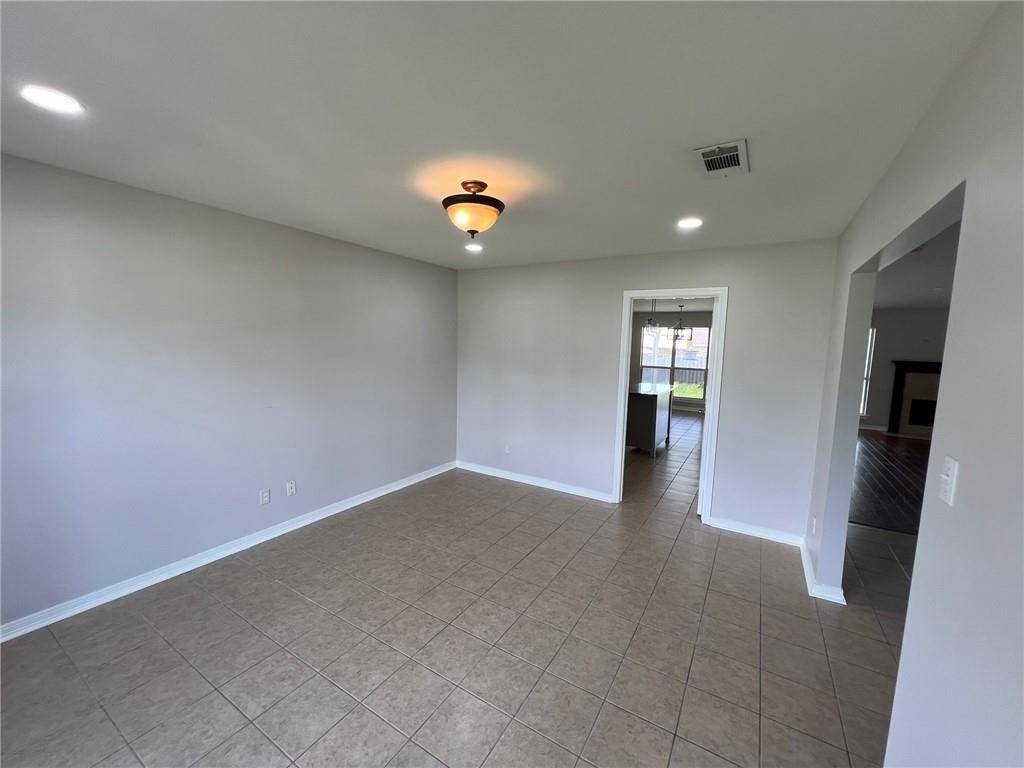 Marrero, LA 70072,1669 NOTTINGHAM DR