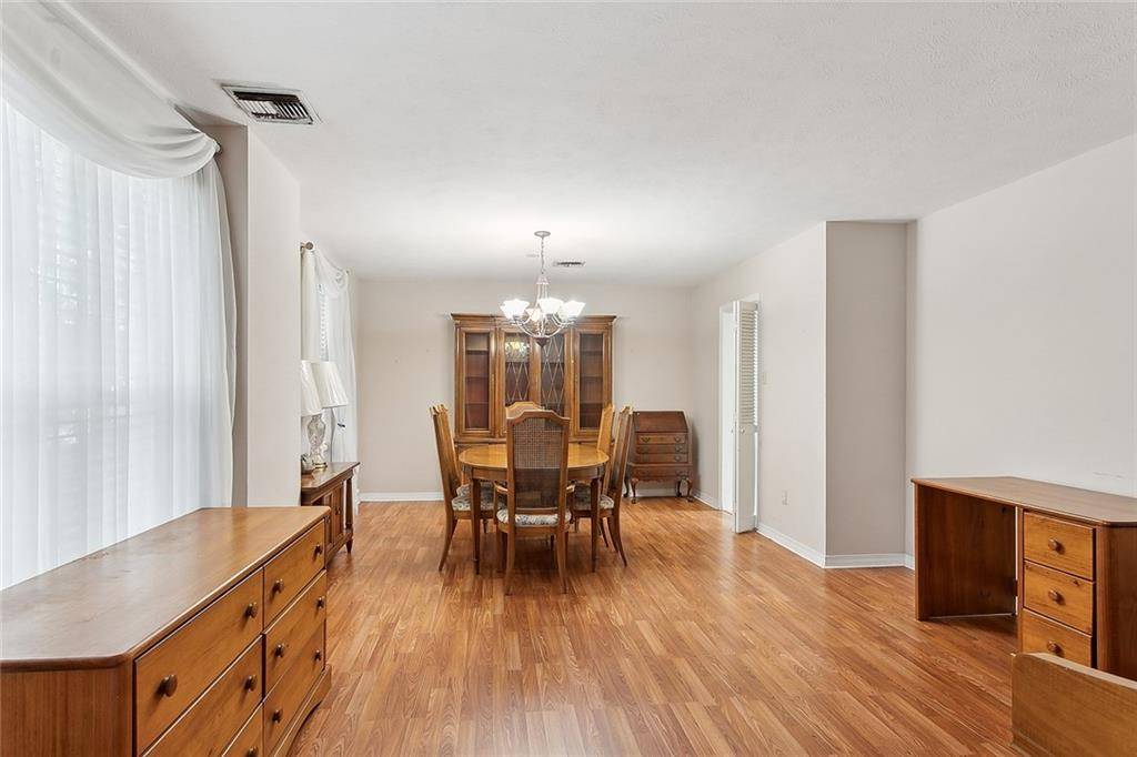 Metairie, LA 70003,3128 LAKE TRAIL DR