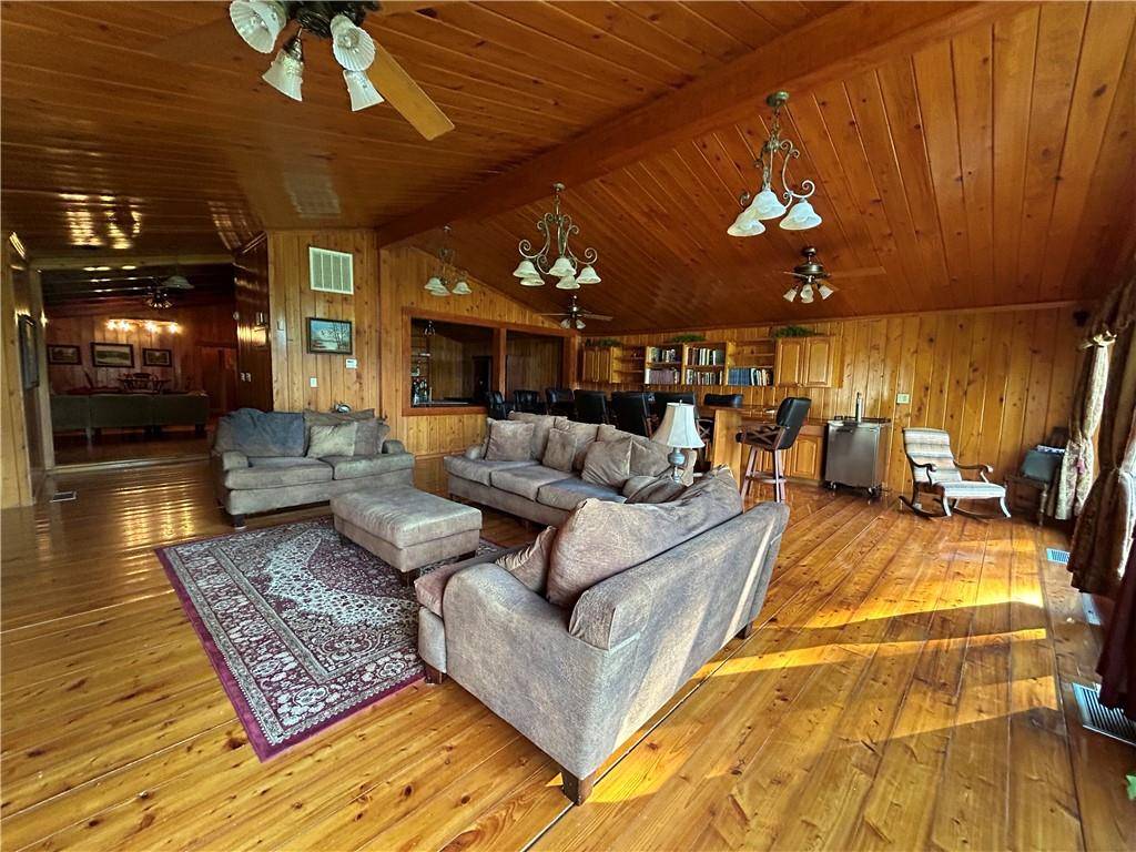 Campti, LA 71411,439 PARDEE RD
