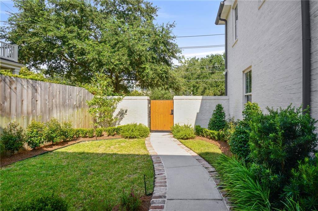 Metairie, LA 70005,208 STELLA ST