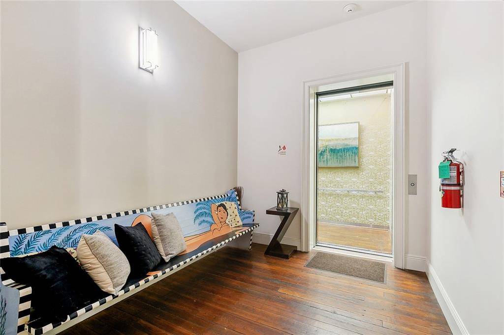 New Orleans, LA 70113,528 BARONNE ST #504