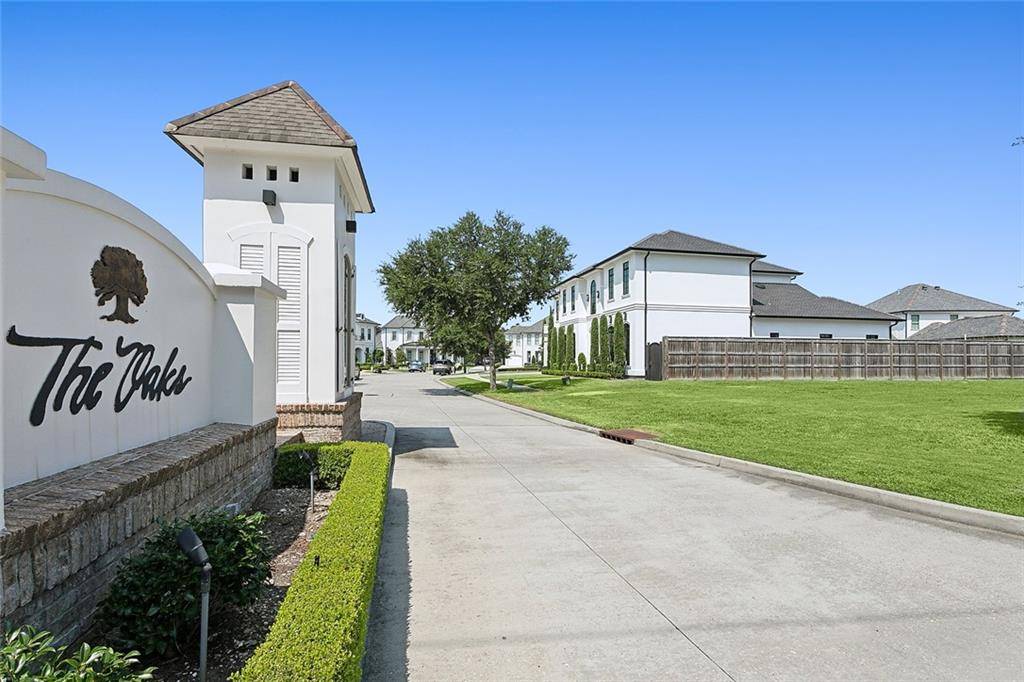 New Orleans, LA 70124,101 OAK TREE DR