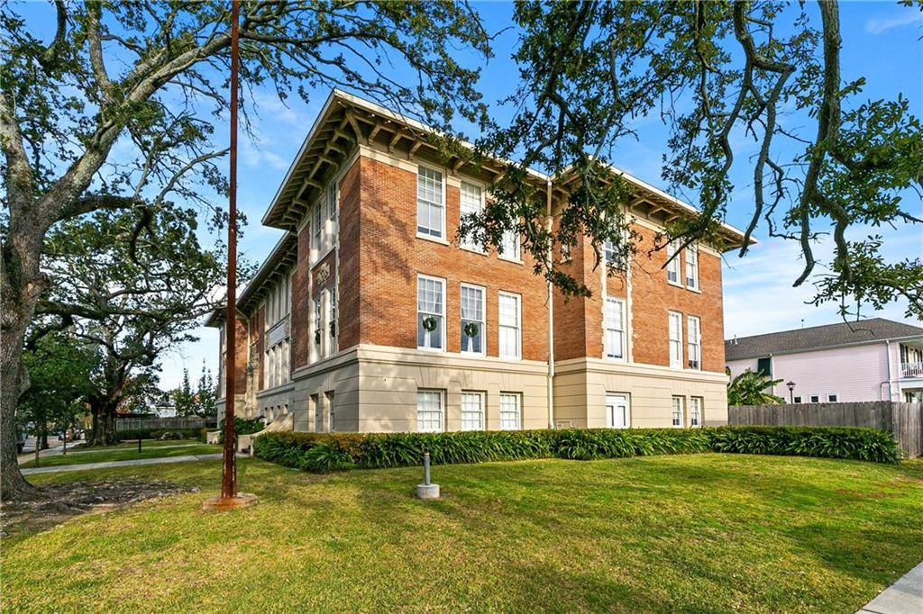New Orleans, LA 70119,800 N RENDON ST #206