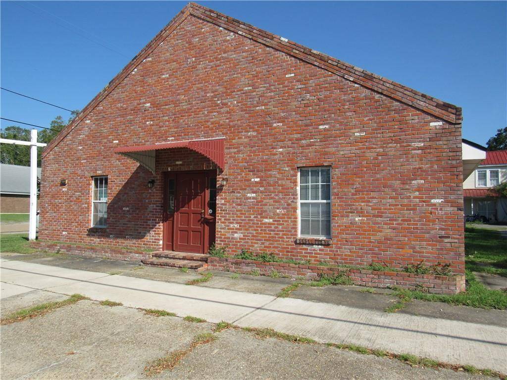 Ponchatoula, LA 70454,300 E PINE ST