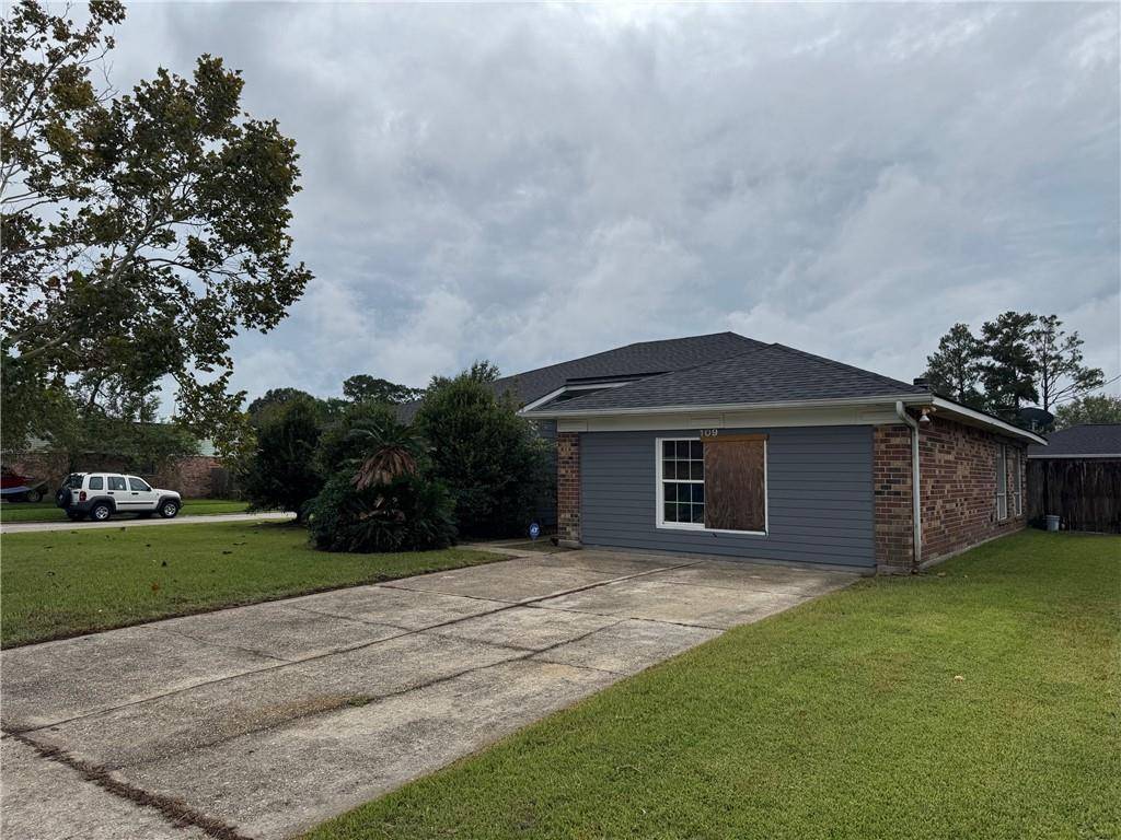 Slidell, LA 70458,109 MEREDITH DR