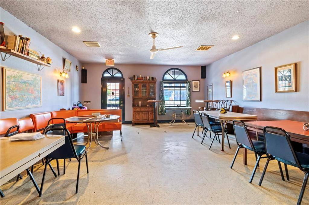 New Orleans, LA 70119,320 S BROAD ST