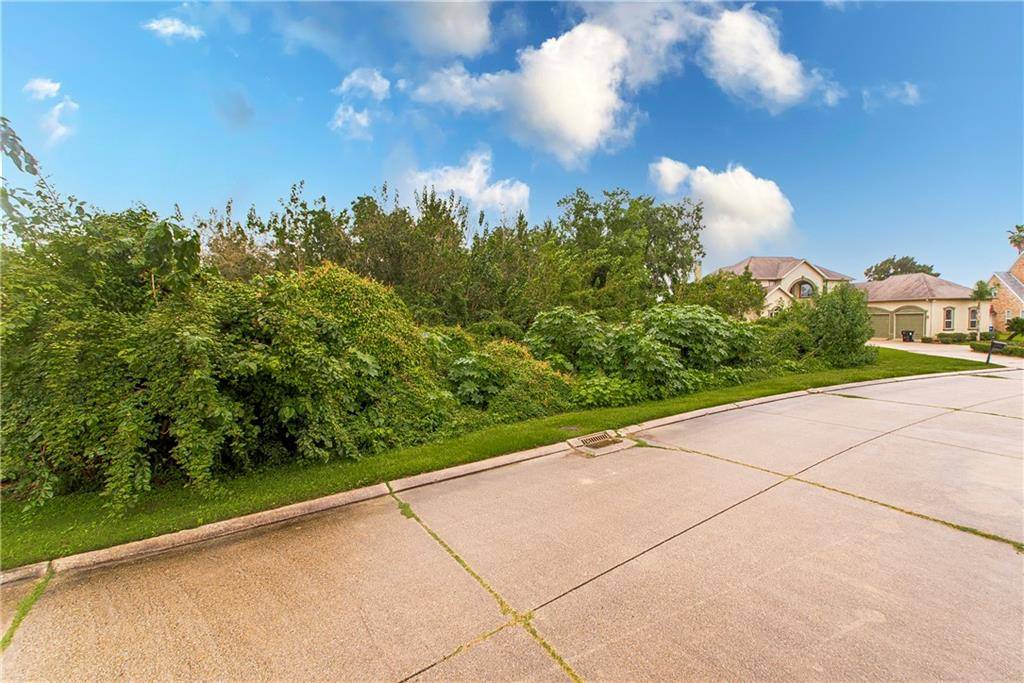 New Orleans, LA 70128,161 OAKMONT DR