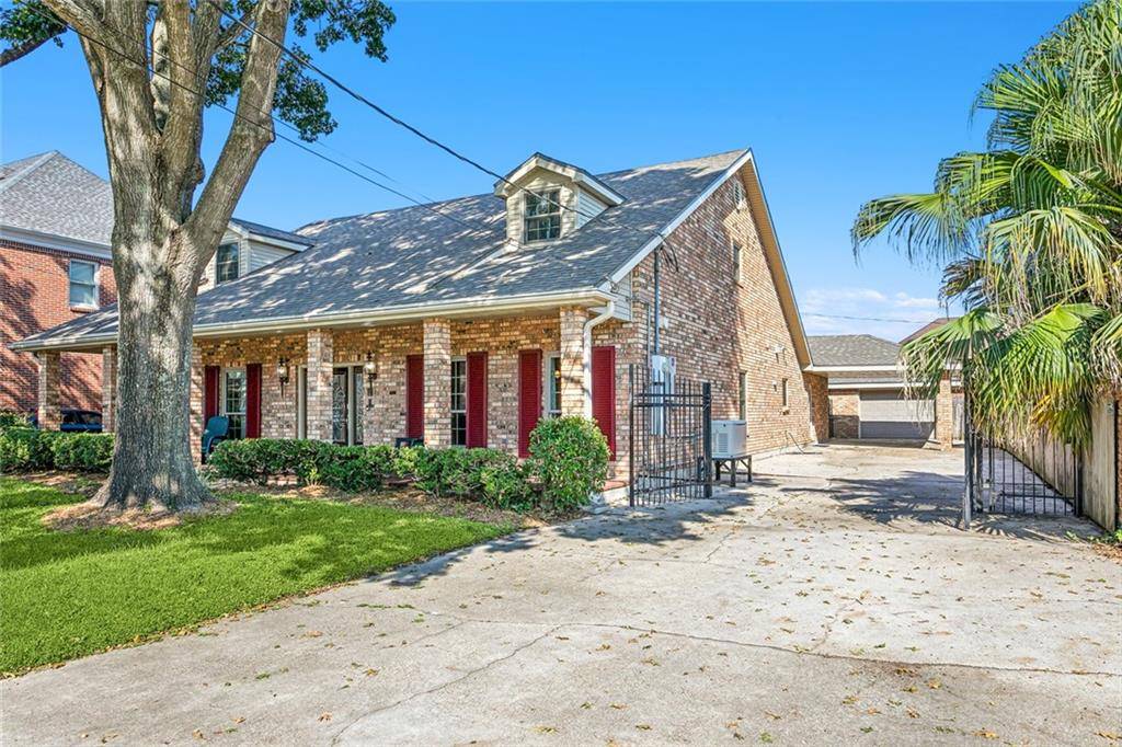Metairie, LA 70002,4613 SOUTHSHORE DR