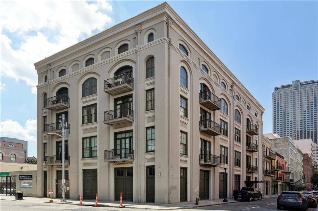 New Orleans, LA 70130,416 COMMON ST #6