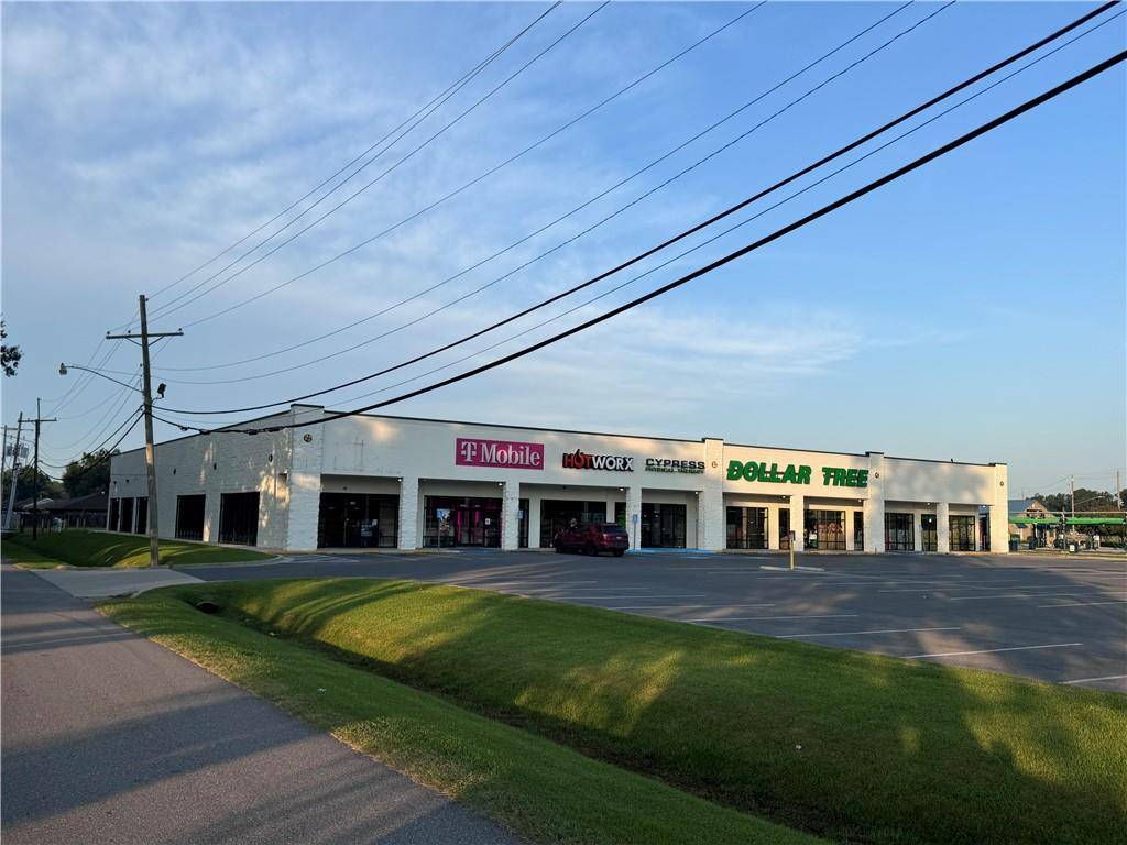 Luling, LA 70070,12807 90 HWY #104