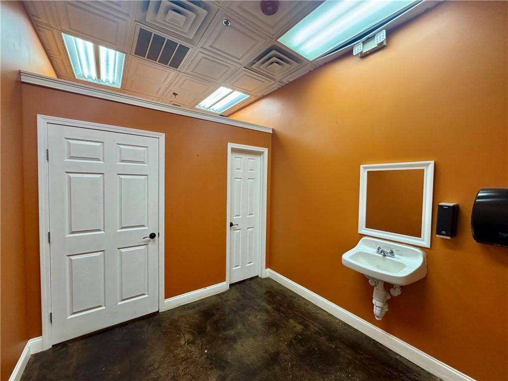 Luling, LA 70070,12807 90 HWY #104