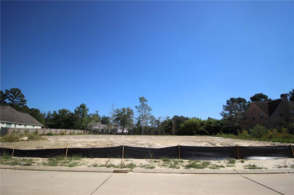 Slidell, LA 70461,1233 BLUFFS DR