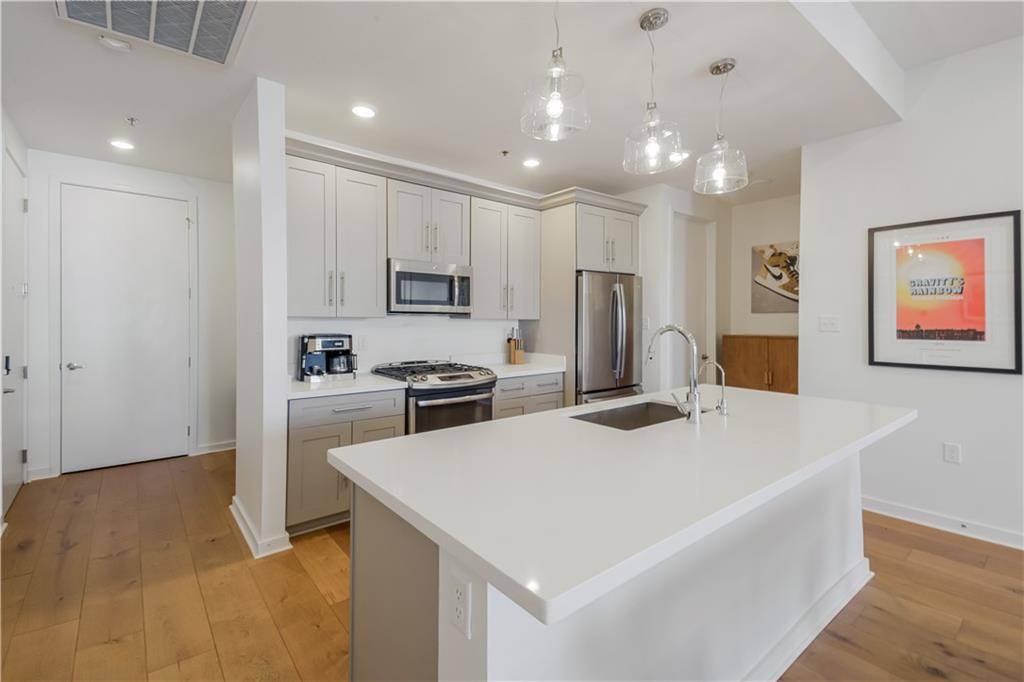 New Orleans, LA 70118,8616 OAK ST #301