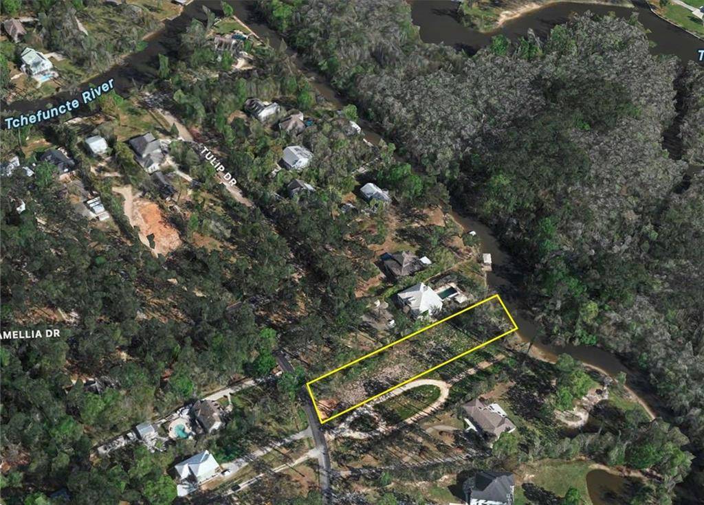 Covington, LA 70433,106 ZINNIA DR