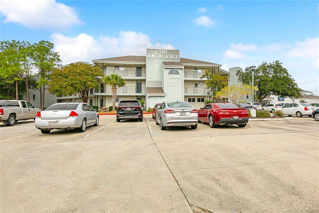 Slidell, LA 70458,1244 HARBOR DR #319