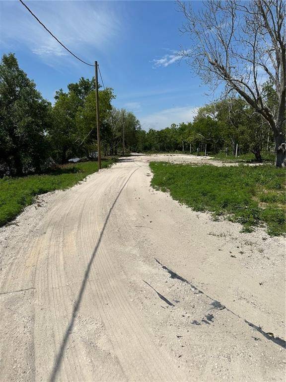 Port Sulphur, LA 70083,214 PENNY DEE DR