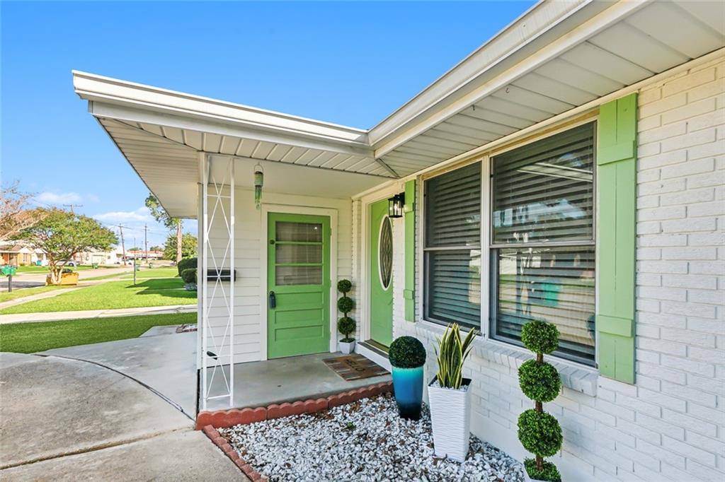 Metairie, LA 70002,717 BEVERLY GARDEN DR