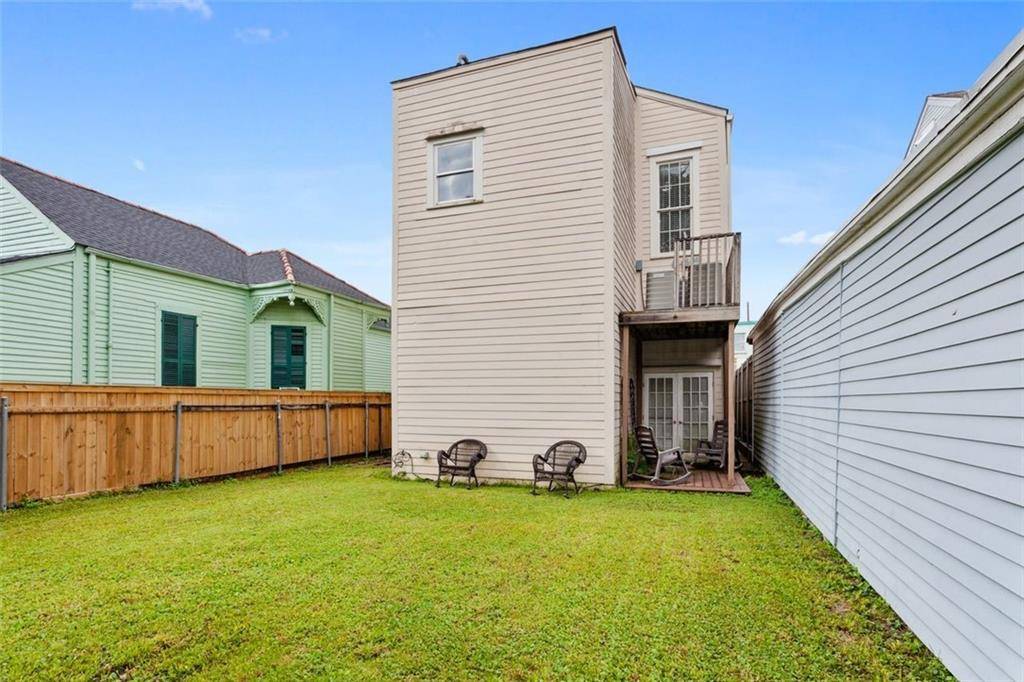 New Orleans, LA 70115,1027 NINTH ST