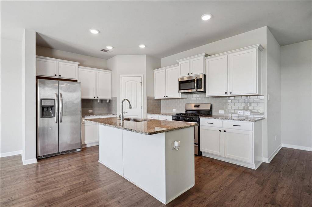 Slidell, LA 70461,824 LAKESHORE VILLAGE DR