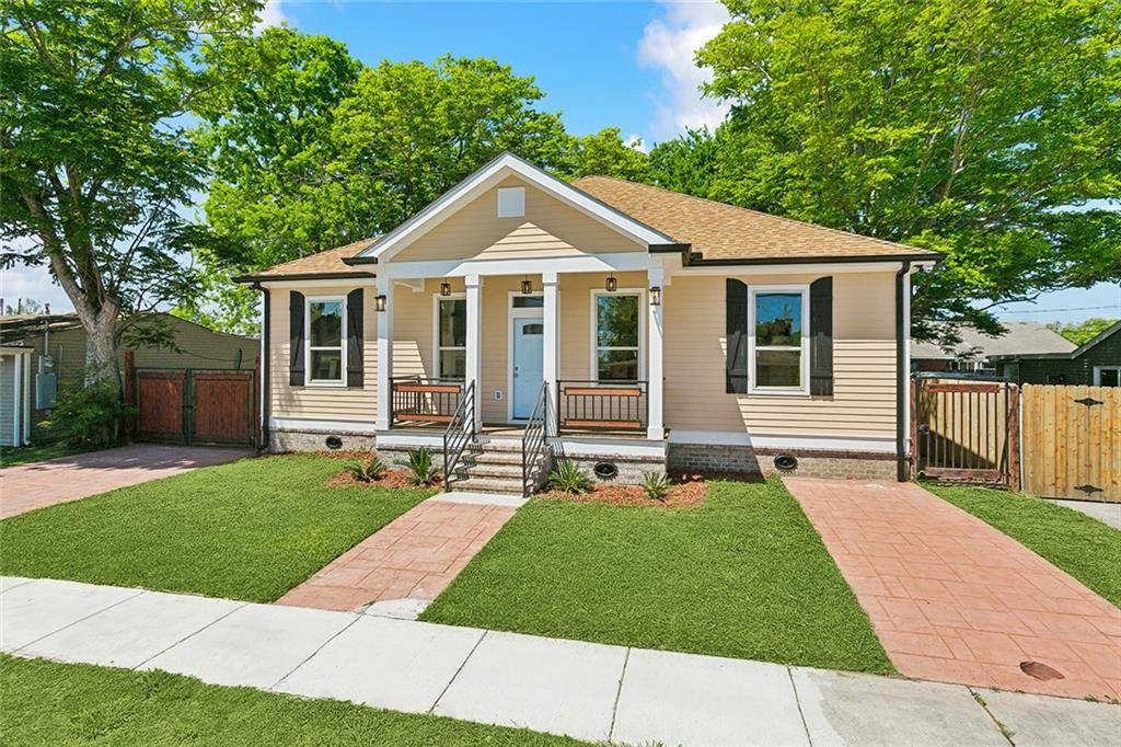 Chalmette, LA 70043,2208 MARIETTA ST